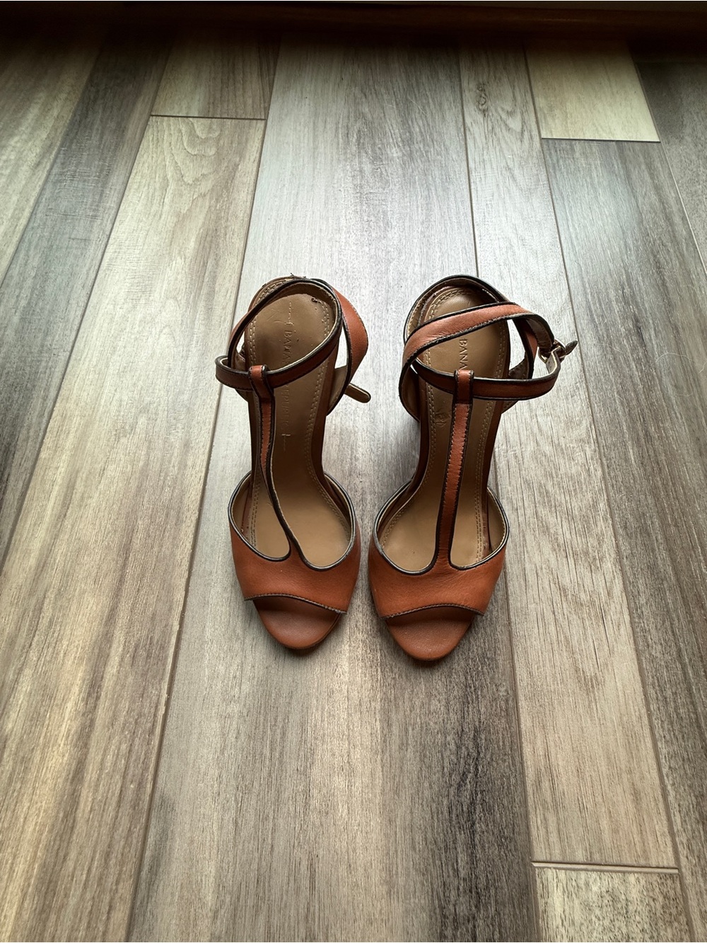 Banana Republic T‑Strap Open‑Toe Heels in Tan Brown Size 6